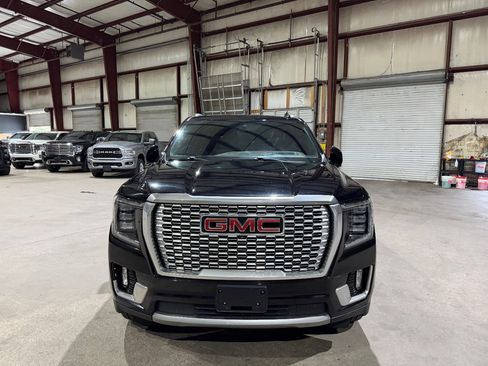 Used 2021 GMC Yukon XL Denali w/ Denali Ultimate Package AWD/4WD image 10