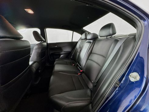 Used 2017 Honda Accord Sport image 12