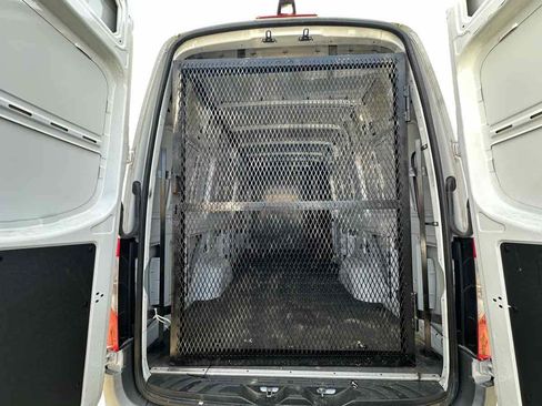 Used 2022 Mercedes-Benz Sprinter 2500 image 21