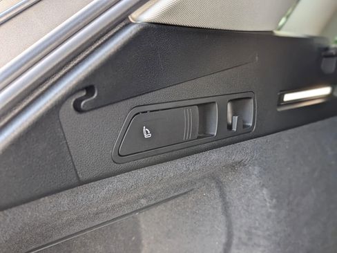 Used 2021 Audi e-tron Premium w/ Towing Package image 95