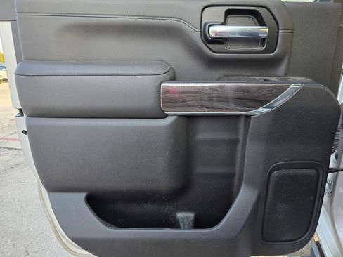 Used 2020 Chevrolet Silverado 2500 LTZ w/ LTZ Plus Package image 12