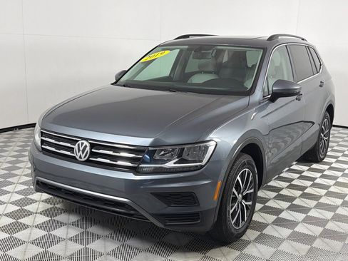 Used 2019 Volkswagen Tiguan SE w/ Panoramic Sunroof Package FWD image 10