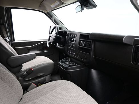 Used 2025 Chevrolet Express 3500 LT w/ LT Preferred Equipment Group RWD image 10