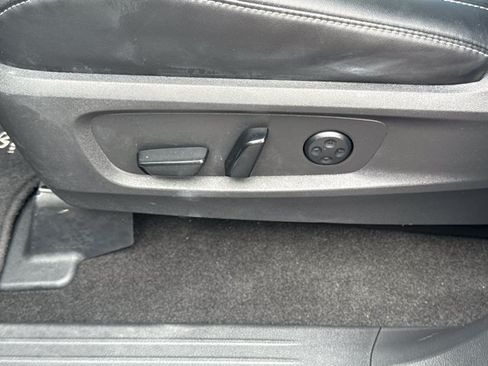 Used 2023 INFINITI QX60 Luxe w/ Performance Audio Package FWD image 16
