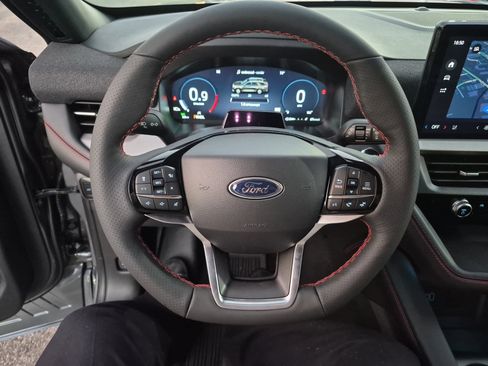 New 2026 Ford Explorer ST-Line w/ Premium Package image 31