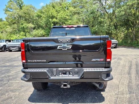 New 2025 Chevrolet Silverado 2500 ZR2 w/ Technology Package image 10