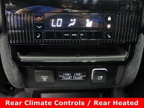 Used 2022 Jeep Wagoneer Series III w/ Premium Group I image 33