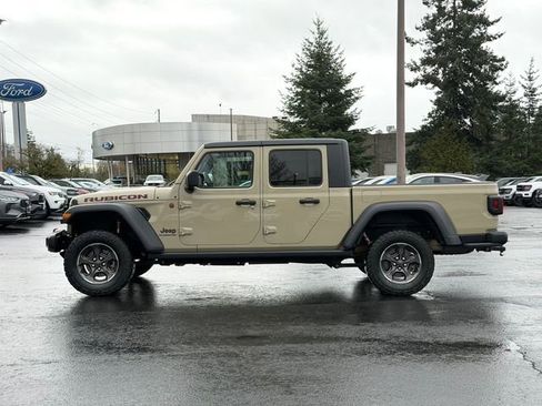 Used 2020 Jeep Gladiator Rubicon w/ Trailer Tow Package AWD/4WD image 7