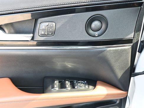 Used 2022 Lincoln Nautilus Reserve w/ Equipment Group 201A FWD image 19