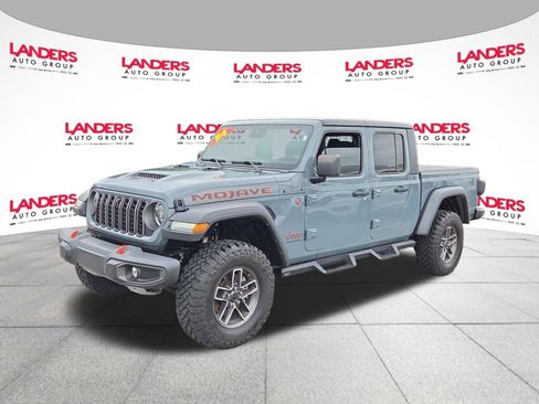 Used 2024 Jeep Gladiator Mojave w/ Technology Group AWD/4WD image 7