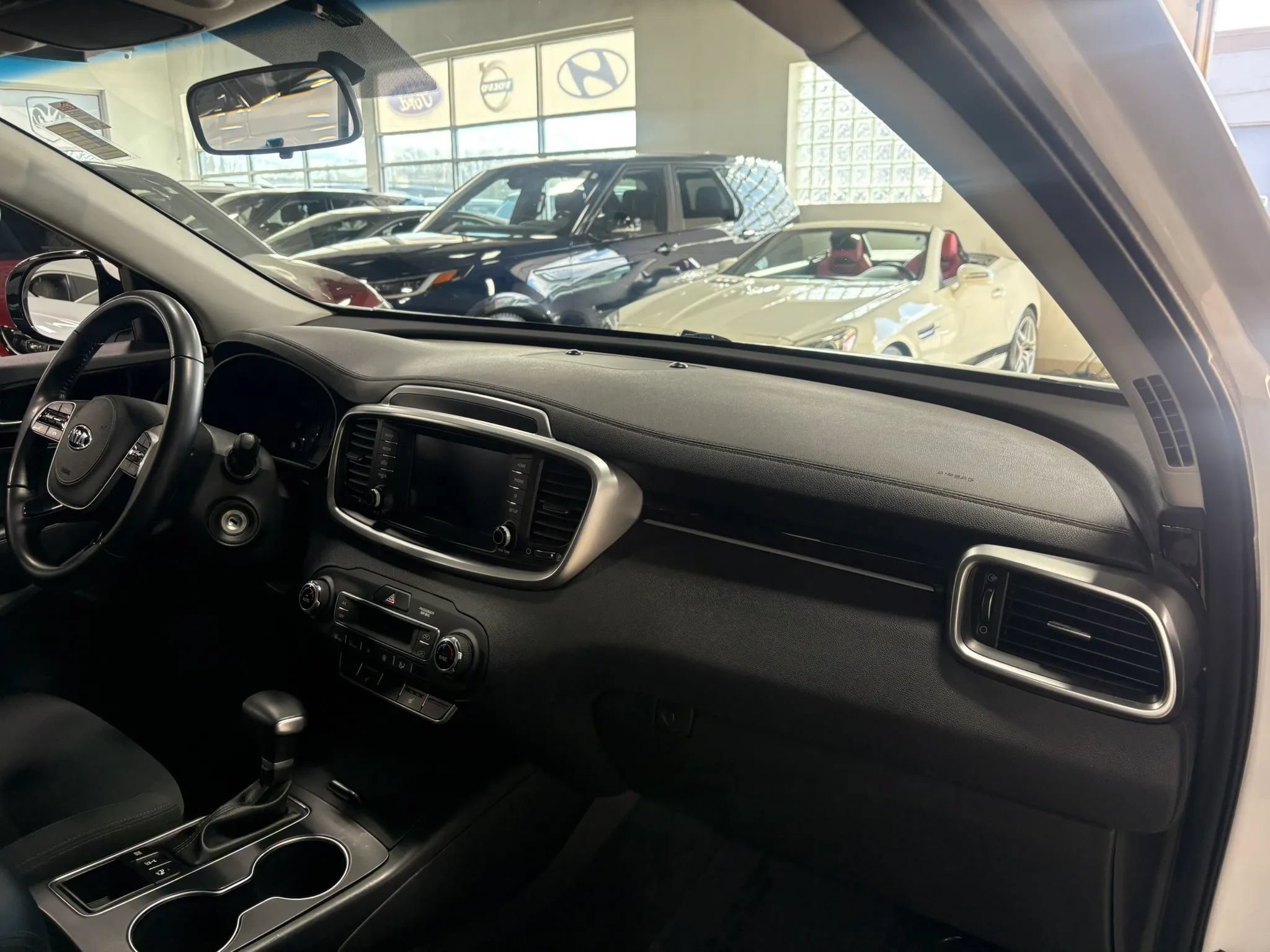 Used 2020 Kia Sorento LX w/ LX I4 Convenience Package AWD/4WD image 3