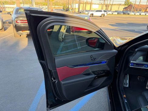 Used 2024 BMW 740i w/ Premium Package 2 image 13