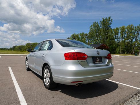 Used 2013 Volkswagen Jetta SE FWD image 5