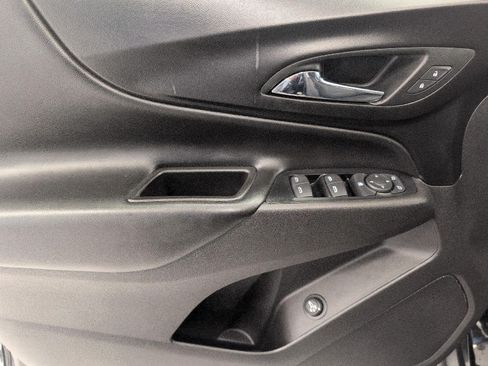 Used 2019 Chevrolet Equinox LT FWD image 25