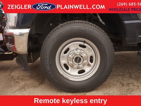 Used 2024 Ford F250 XL w/ FX4 Off-Road Package image 6