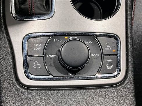 Used 2020 Jeep Grand Cherokee Trailhawk w/ Premium Lighting Group image 16