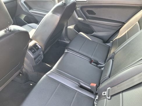 Used 2018 Volkswagen Tiguan SEL w/ R-Line Package AWD/4WD image 11