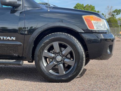 Used 2015 Nissan Titan SV w/ SV Value Truck Package image 16