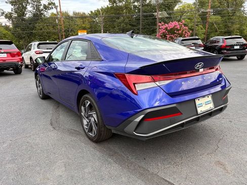 Used 2025 Hyundai Elantra SEL FWD image 5