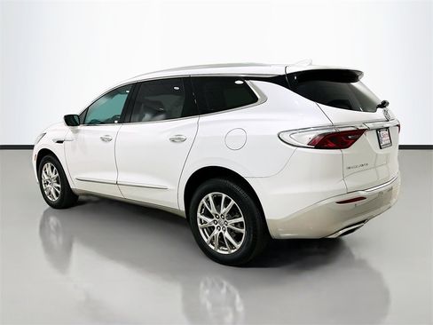 Used 2024 Buick Enclave Essence w/ Experience Buick Package image 5