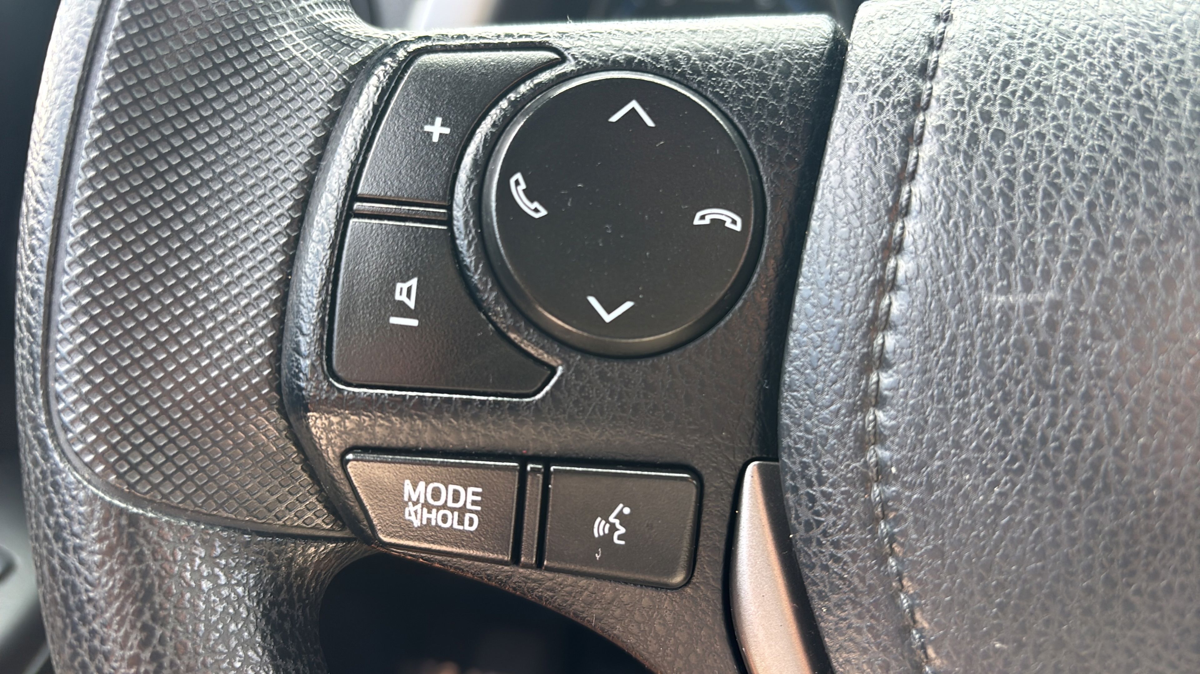 Used 2017 Toyota RAV4 LE FWD image 24