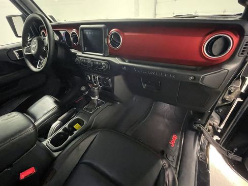 Used 2018 Jeep Wrangler Unlimited Rubicon w/ Uconnect 4C Nav & Sound Group AWD/4WD image 27
