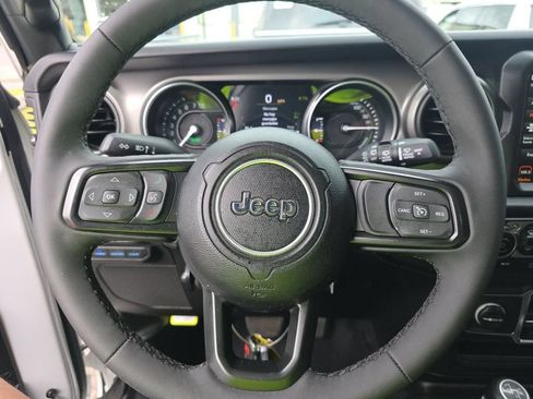 Used 2023 Jeep Wrangler Unlimited w/ Cold Weather Group AWD/4WD image 8