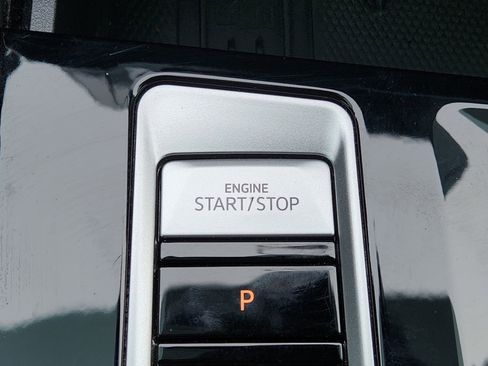 Used 2025 Volkswagen Atlas SEL Premium R-Line image 24