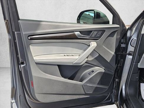 Used 2019 Audi Q5 Prestige w/ Prestige Package AWD/4WD image 12