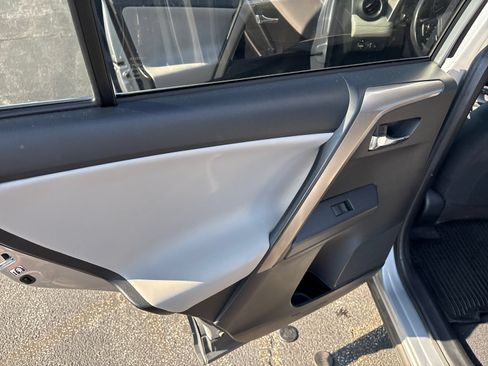 Used 2018 Toyota RAV4 XLE w/ Plus Extra Value Package AWD/4WD image 15