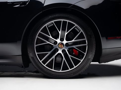 Used 2022 Porsche Taycan 4S image 21