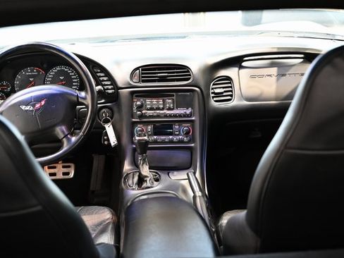 Used 2000 Chevrolet Corvette Coupe w/ Roof Pkg image 15