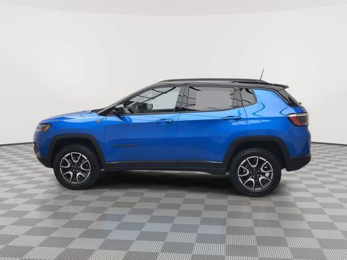 Used 2025 Jeep Compass Trailhawk AWD/4WD image 31
