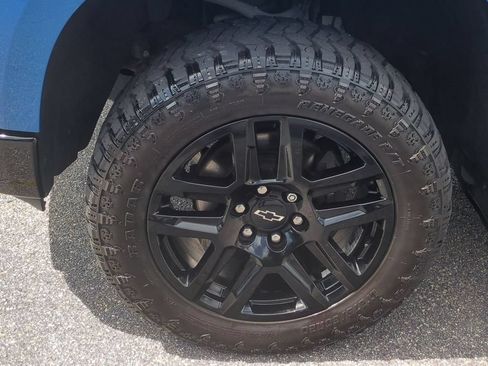 Used 2022 Chevrolet Silverado 1500 LT Trail Boss w/ Convenience Package II AWD/4WD image 10