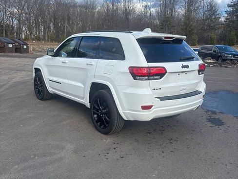 Used 2022 Jeep Grand Cherokee Laredo X image 7