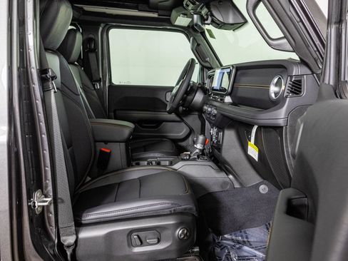 New 2027 Jeep Wrangler Unlimited Sahara AWD/4WD image 40