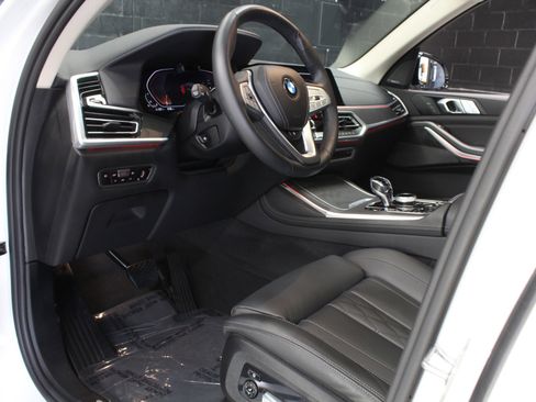 Used 2022 BMW X7 xDrive40i w/ Executive Package AWD/4WD image 33