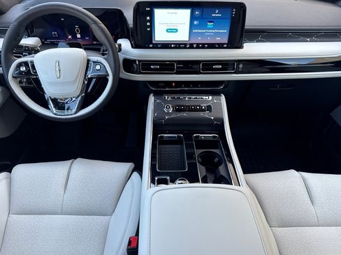 New 2025 Lincoln Aviator Black Label image 11