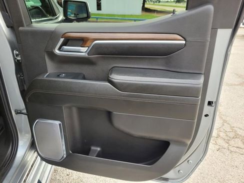 Used 2024 Chevrolet Silverado 1500 High Country w/ Technology Package image 11