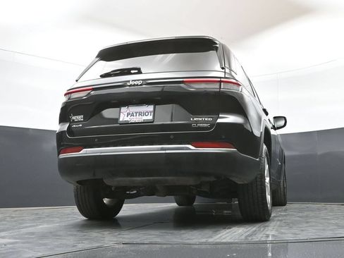 Used 2023 Jeep Grand Cherokee Limited AWD/4WD image 48