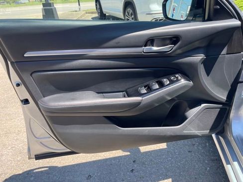 Used 2024 Nissan Altima 2.5 SR w/ SR Premium Package FWD image 21