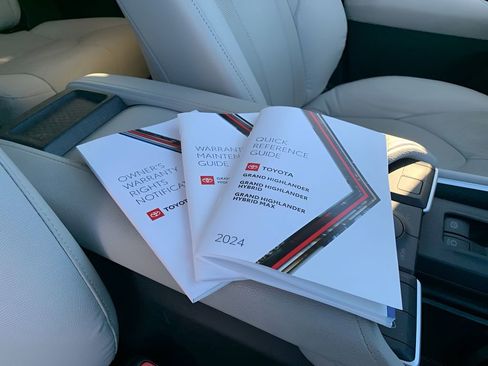 Used 2024 Toyota Grand Highlander Limited image 34