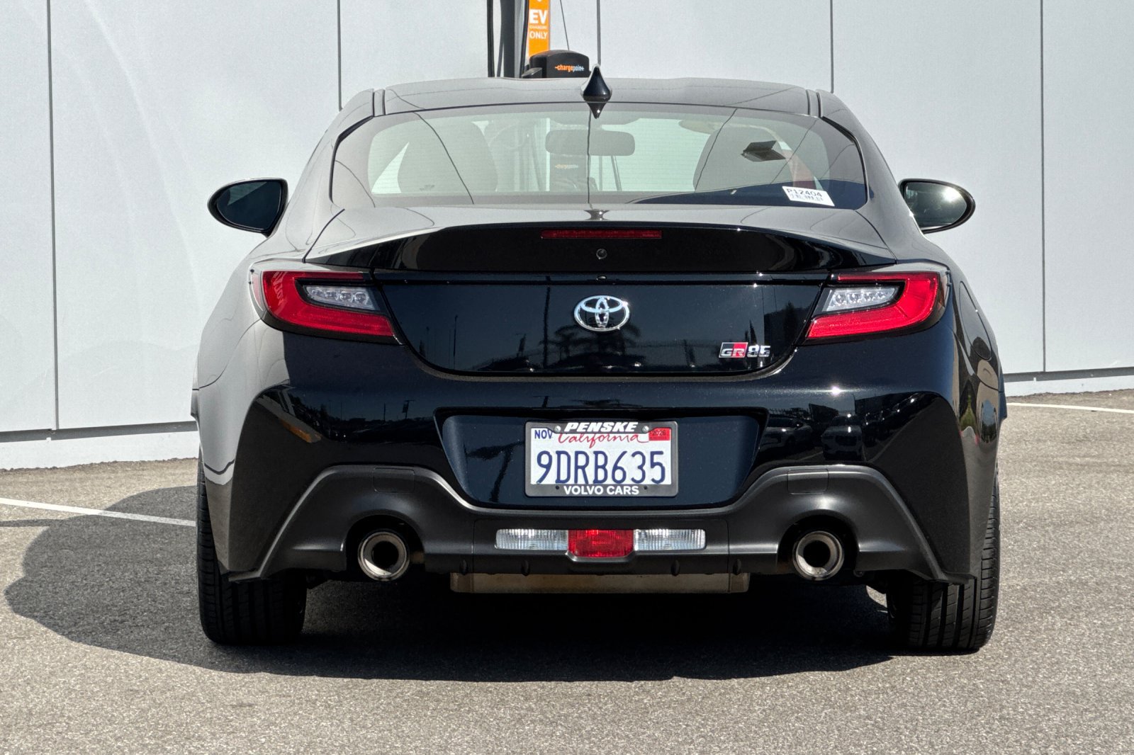 Used 2023 Toyota GR86 RWD image 4