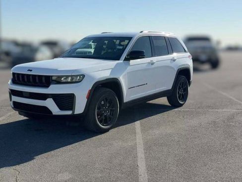 New 2026 Jeep Grand Cherokee Altitude image 1