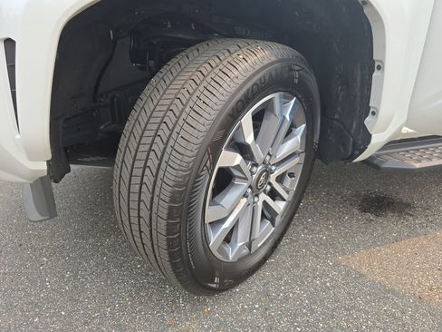 Certified 2025 Toyota 4Runner Limited AWD/4WD image 37