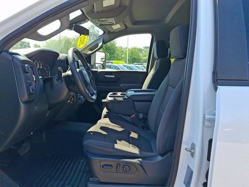 Certified 2022 Chevrolet Silverado 2500 Custom w/ Custom Convenience Package AWD/4WD image 14