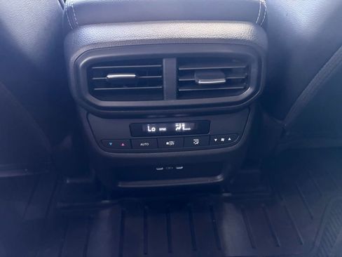 Used 2025 Honda Pilot Touring image 19