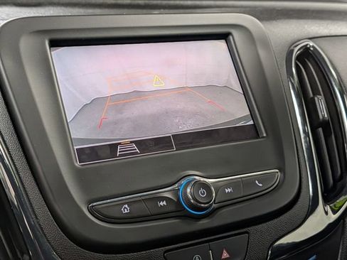 Certified 2024 Chevrolet Equinox RS FWD image 23