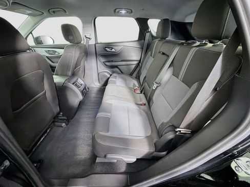 Used 2025 Chevrolet Blazer LT FWD image 28