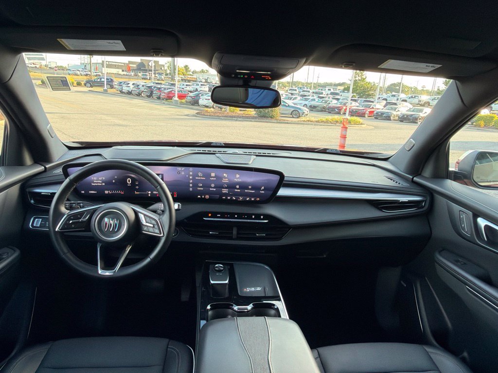 Used 2025 Buick Enclave Preferred AWD/4WD image 27